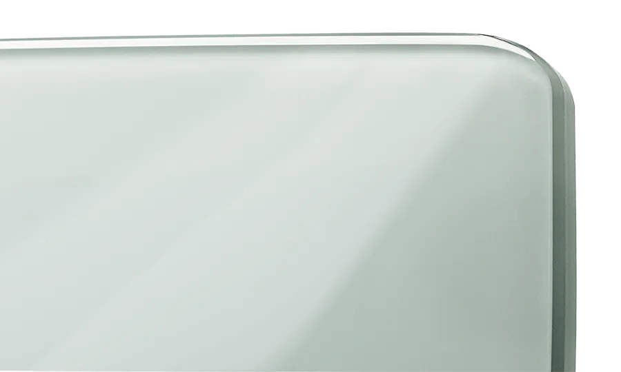 Deva in vetro con angoli arrotondati e finiture curate nel dettaglio